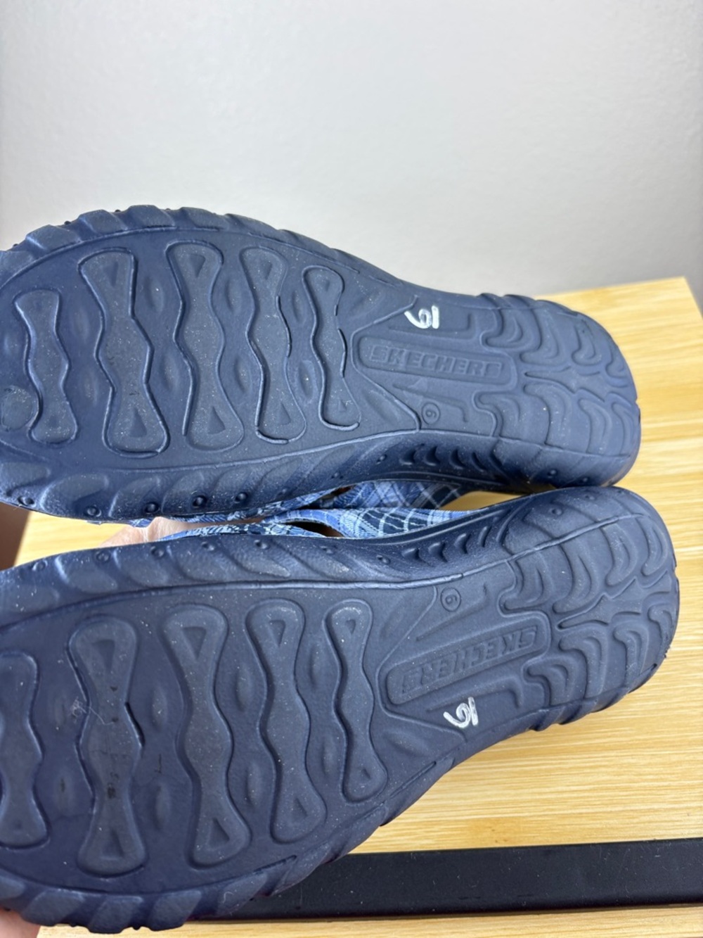 Skechers Women's Outdoor Lifestyle Slip-On Sandals Blue Plaid Size 9 - Picture 6 of 10